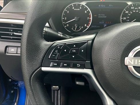 Used 2025 Nissan Altima 2.5 SV FWD image 10