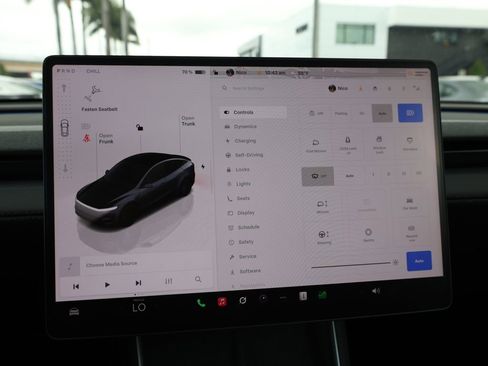 Used 2026 Tesla Model Y Long Range RWD image 31