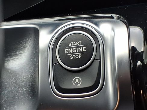 Certified 2025 Mercedes-Benz GLB 250 4MATIC image 22