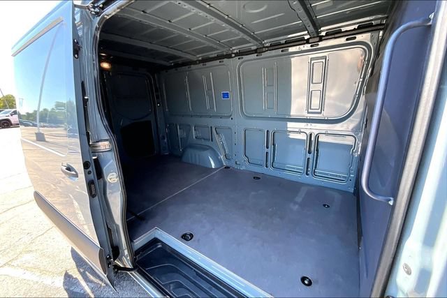 Used 2024 Mercedes-Benz Sprinter 2500 w/ Acoustic Package image 23