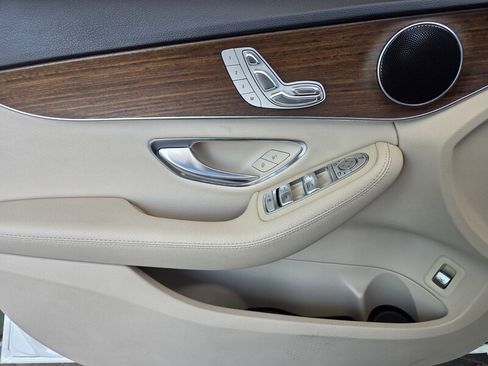 Used 2019 Mercedes-Benz C 300 Sedan image 23