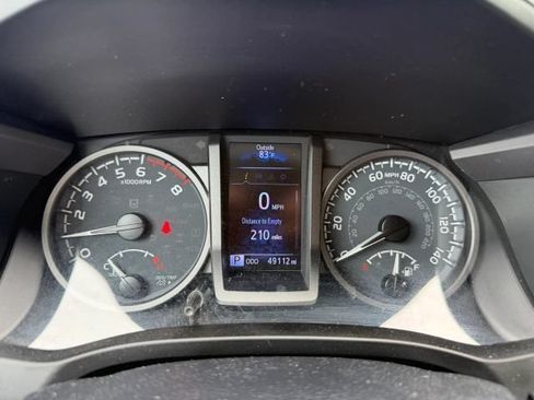 Used 2020 Toyota Tacoma TRD Off-Road AWD/4WD image 17