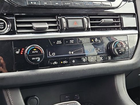 Certified 2022 Nissan Pathfinder SL image 18