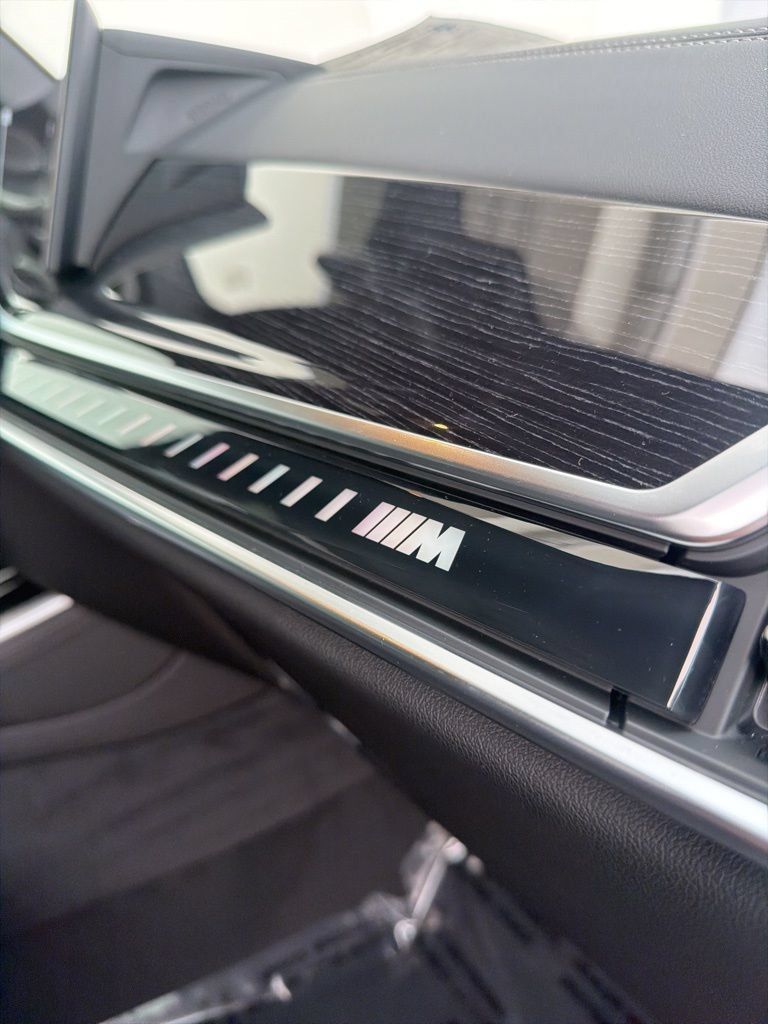 New 2026 BMW X5 M60i AWD/4WD image 25