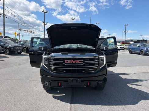 Used 2023 GMC Sierra 1500 AT4 w/ AT4 Premium Package AWD/4WD image 21