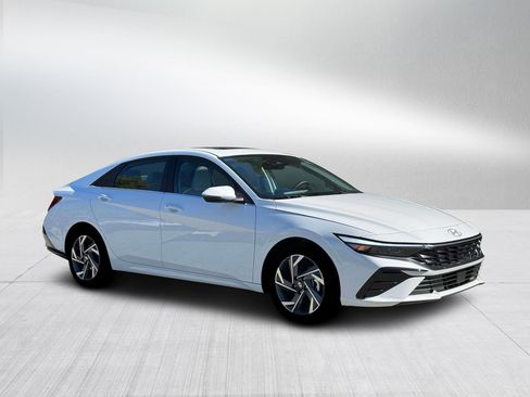 New 2026 Hyundai Elantra Limited image 10