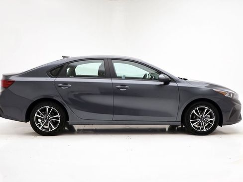 Used 2024 Kia Forte LXS image 3