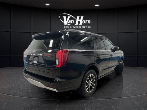 Used 2025 Ford Expedition Platinum AWD/4WD image 7