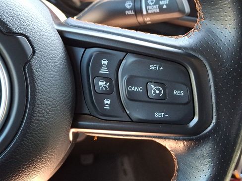 Certified 2024 Jeep Gladiator Mojave AWD/4WD image 23