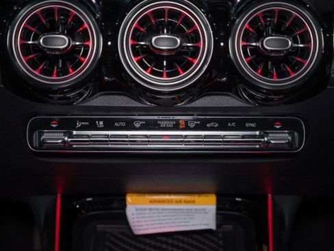 Used 2026 Mercedes-Benz GLB 250 image 16