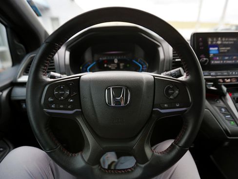 Used 2023 Honda Odyssey Sport image 6