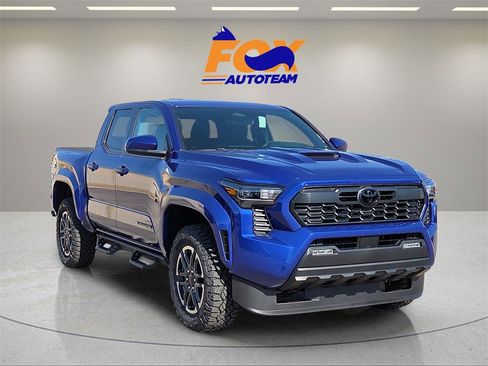 New 2025 Toyota Tacoma TRD Sport image 6