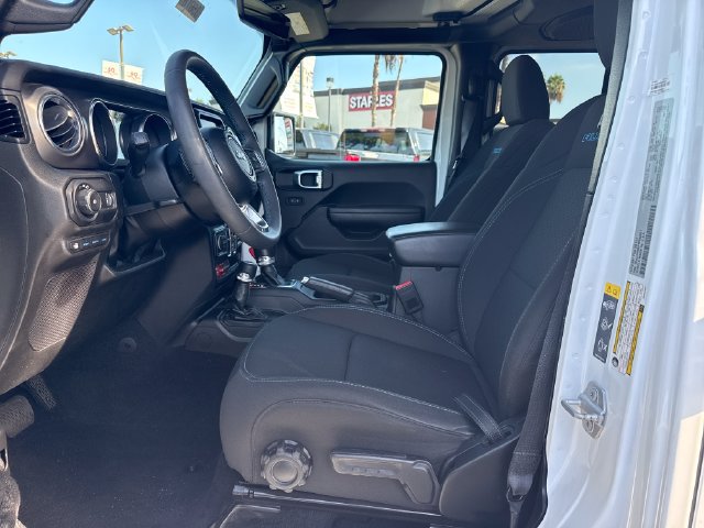 Used 2023 Jeep Wrangler Unlimited Rubicon 4xe AWD/4WD image 10