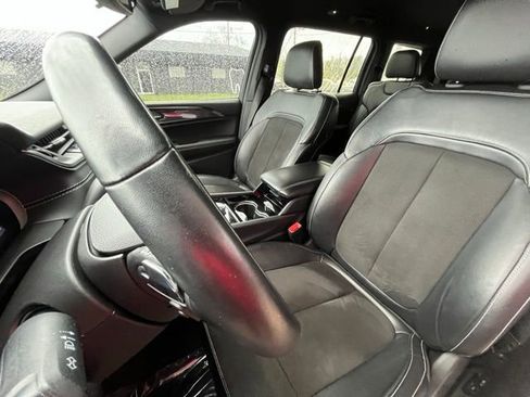 Used 2022 Jeep Grand Cherokee L Laredo image 18