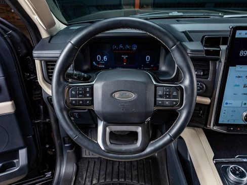 Used 2024 Ford Expedition Max Platinum image 19