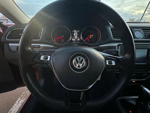 Used 2016 Volkswagen Passat 1.8T SE FWD image 14