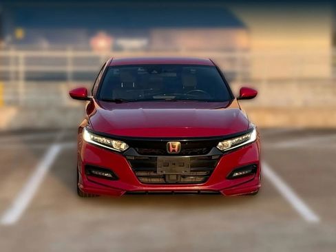 Used 2019 Honda Accord Sport image 2