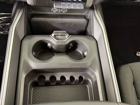 New 2026 RAM 1500 4x4 Crew Cab image 19