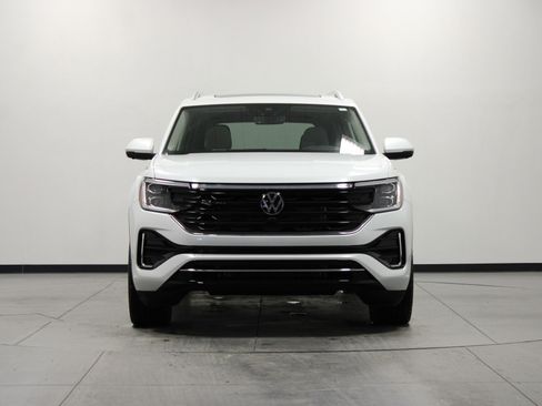Used 2025 Volkswagen Atlas SEL Premium R-Line image 9
