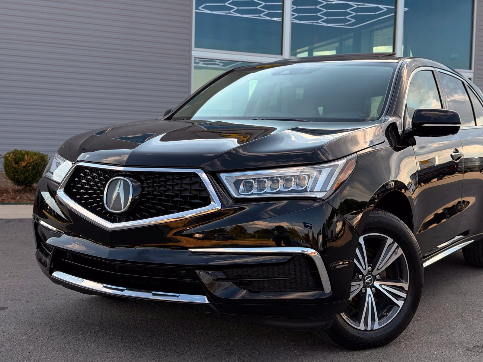 Used 2017 Acura MDX FWD image 4