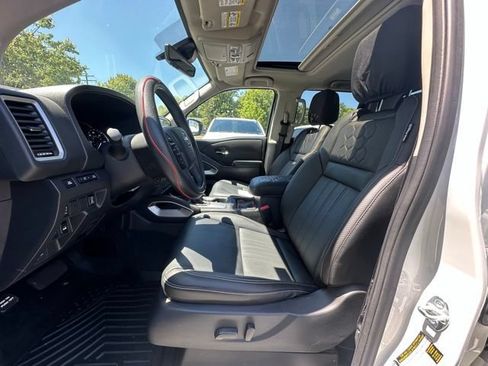 Used 2024 Nissan Frontier SL w/ Technology Package AWD/4WD image 22