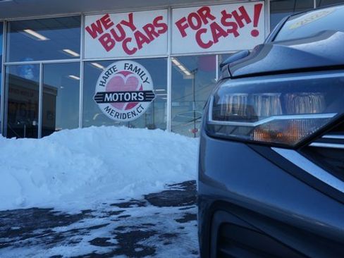 Certified 2023 Volkswagen Jetta SE w/ Panoramic Sunroof Package image 68