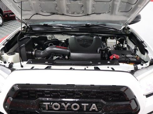 Used 2019 Toyota Tacoma TRD Off-Road AWD/4WD image 68