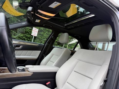 Used 2011 Mercedes-Benz E 350 4MATIC Sedan image 30