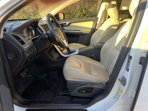 Used 2016 Volvo XC60 T5 Premier w/ Proximity Package image 6