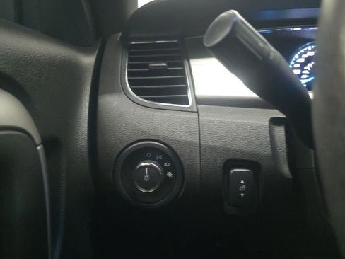 Used 2015 Ford Taurus SEL w/ Equipment Group 201A FWD image 27