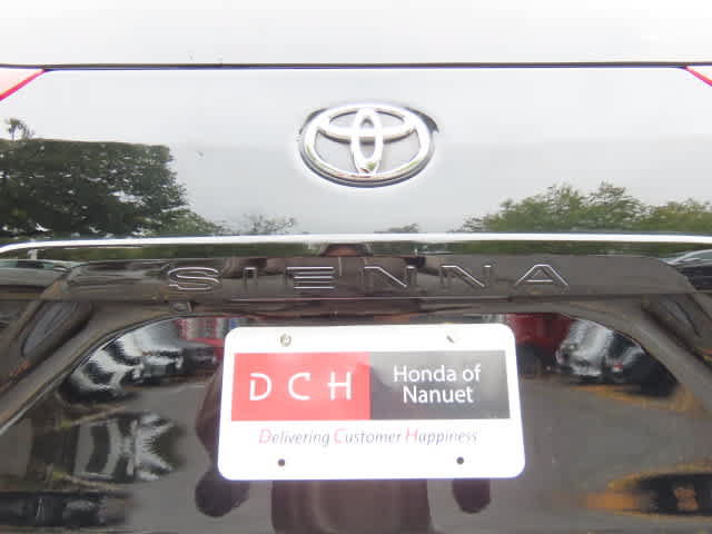 Used 2019 Toyota Sienna XLE Premium FWD image 7