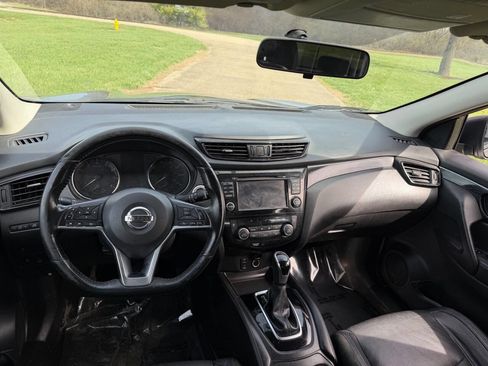 Used 2017 Nissan Rogue Sport SL AWD/4WD image 10