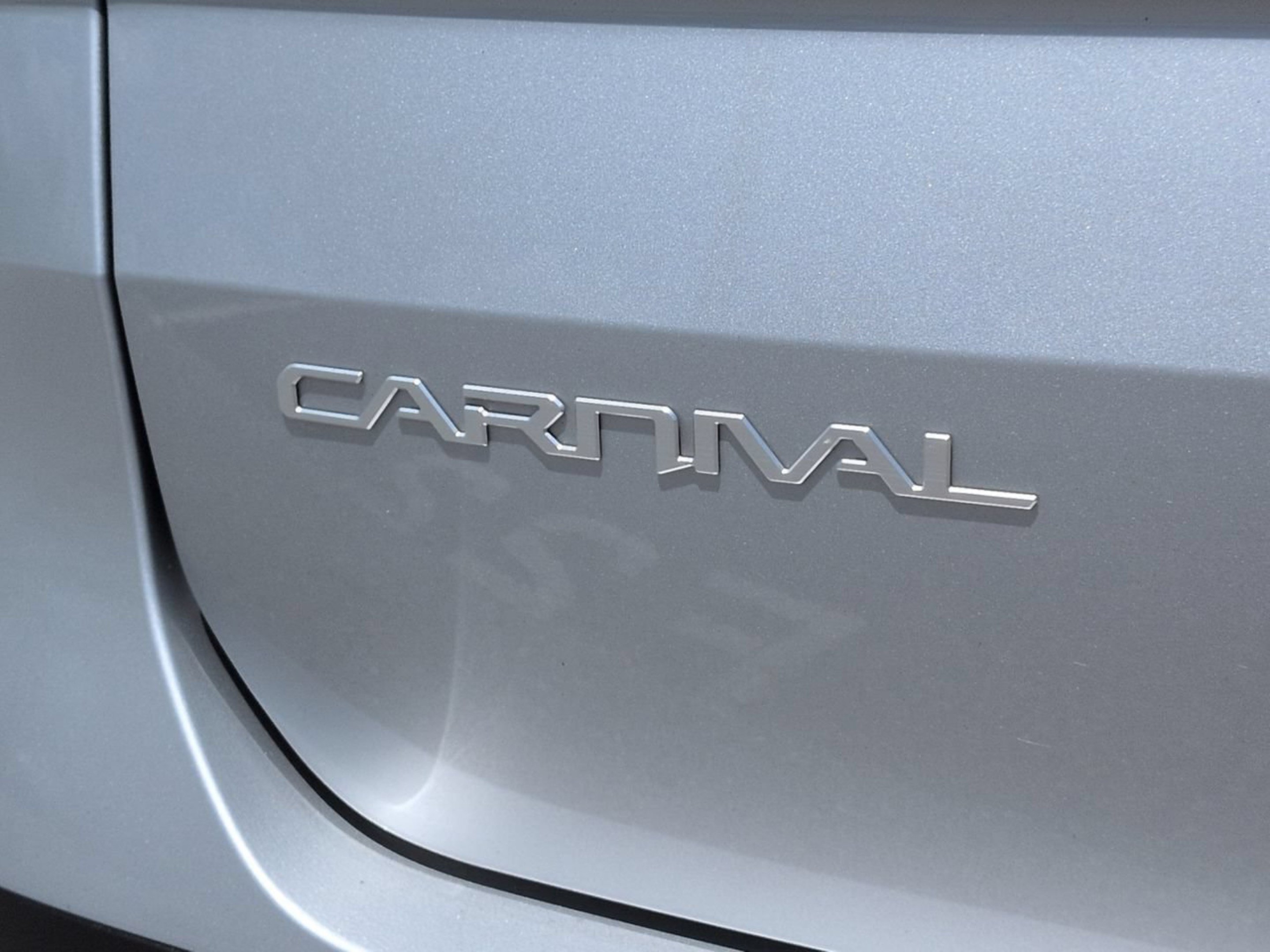 Used 2023 Kia Carnival LX FWD image 16