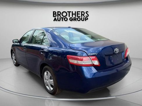 Used 2011 Toyota Camry LE w/ Fleet Convenience Pkg FWD image 3