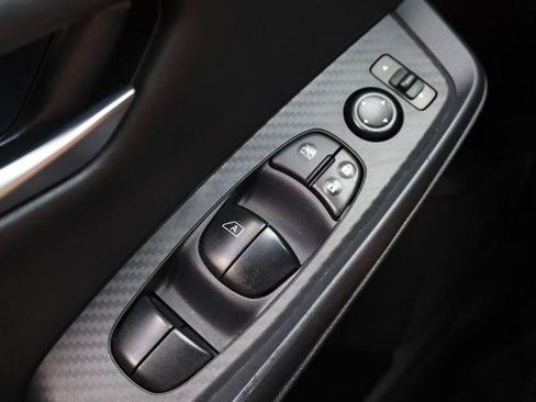 Used 2024 Nissan Sentra SV FWD image 17