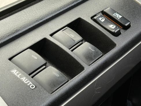 Used 2016 Toyota 4Runner SR5 AWD/4WD image 32