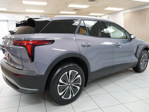 New 2025 Chevrolet Blazer EV LT image 28