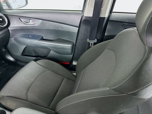 Used 2021 Kia Forte LXS FWD image 21