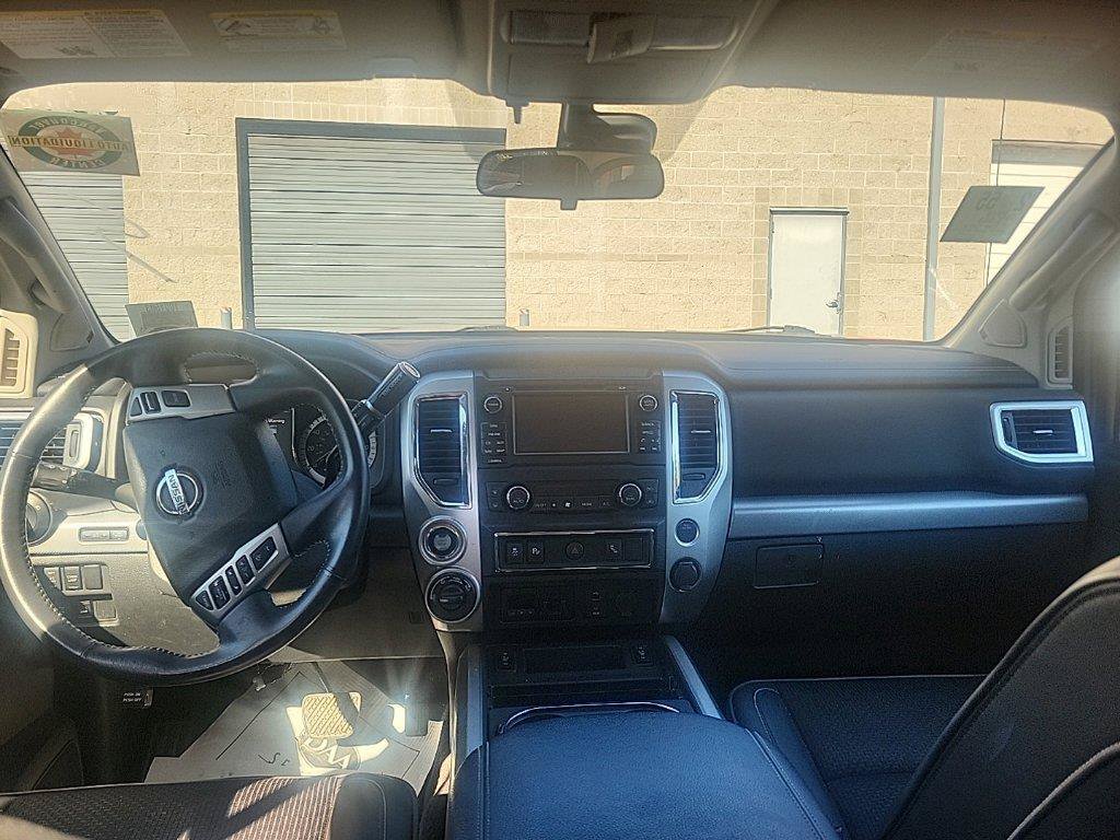 Used 2018 Nissan Titan PRO-4X AWD/4WD image 7