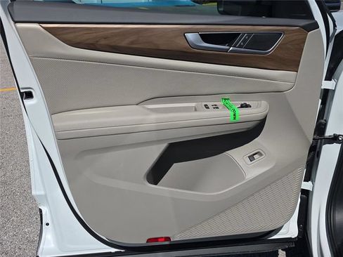 New 2026 Volkswagen Atlas SE FWD image 16