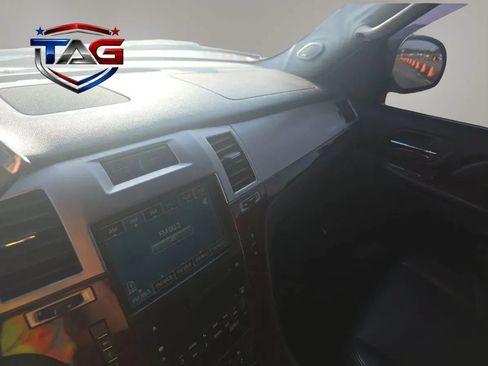 Used 2008 Cadillac Escalade AWD image 10