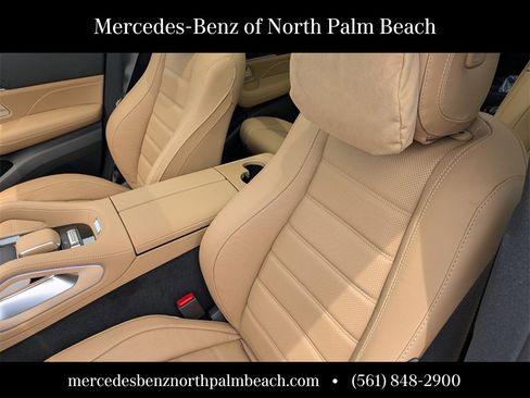 New 2026 Mercedes-Benz GLS 580 4MATIC image 8