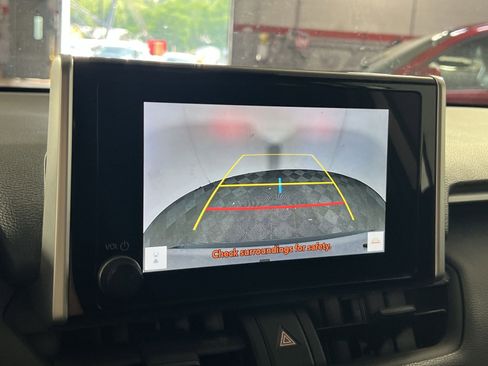 Used 2025 Toyota RAV4 LE FWD image 17