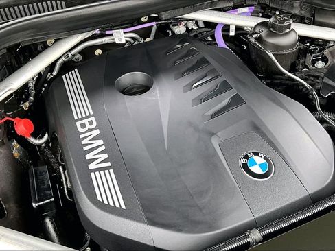 Used 2024 BMW X7 xDrive40i w/ Parking Assistance Package image 30