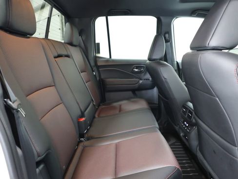 Used 2025 Honda Ridgeline Black Edition image 24