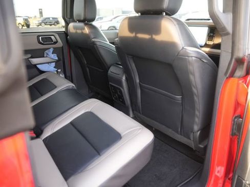 Used 2022 Ford Bronco Wildtrak image 14