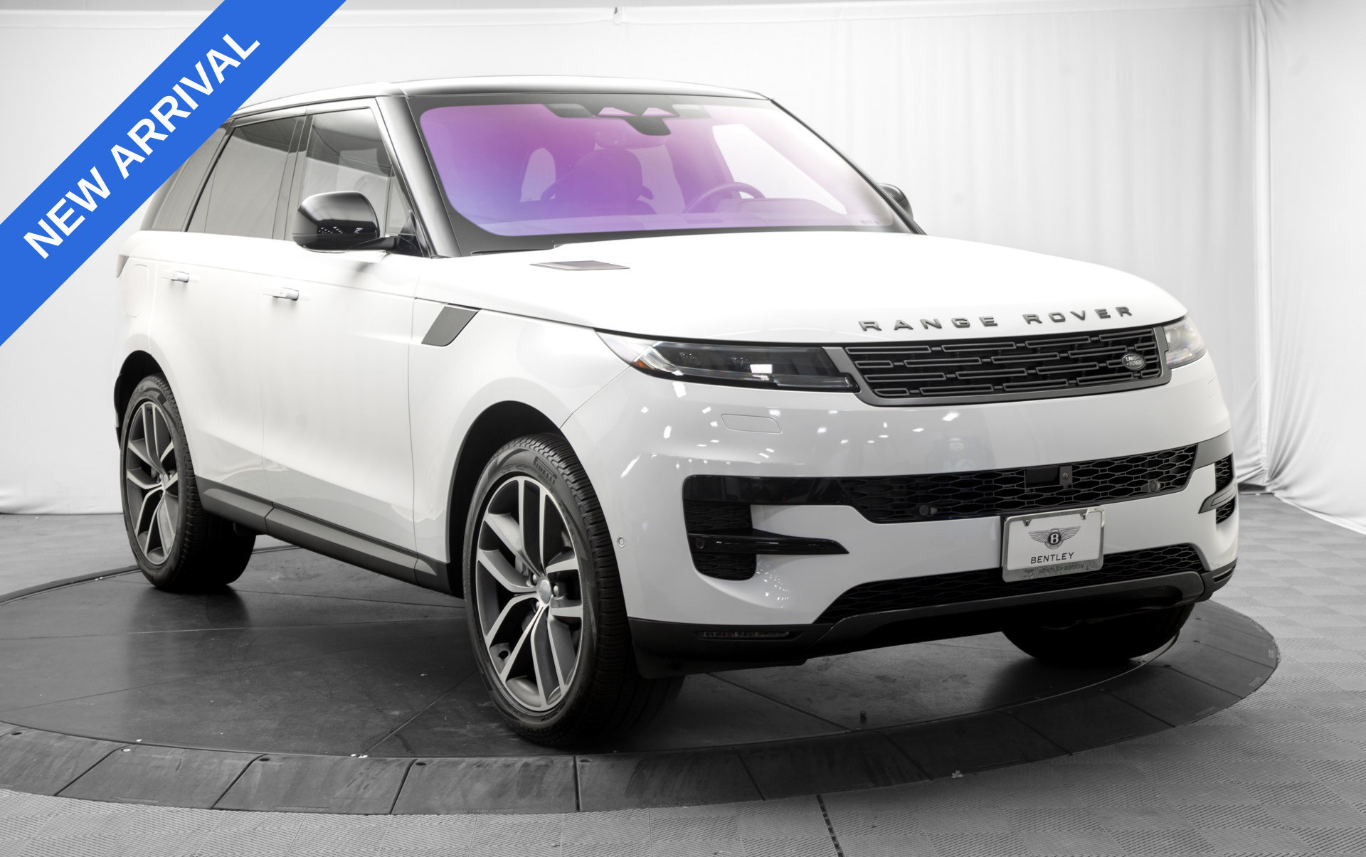 Used 2023 Land Rover Range Rover Sport SE AWD/4WD image 9