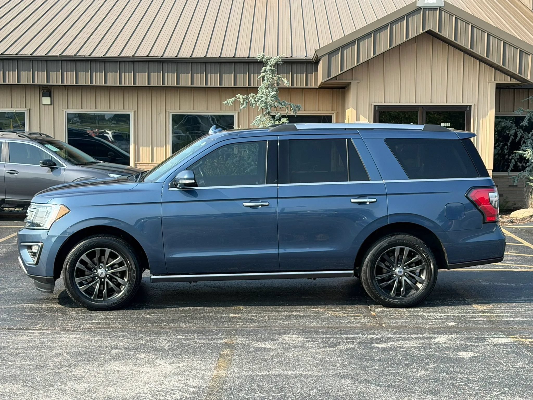 Used 2019 Ford Expedition Limited RWD image 7