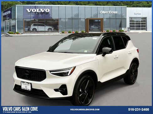 Used 2026 Volvo XC40 B5 Ultra w/ Climate Package AWD/4WD image 2