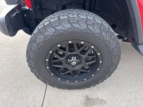 Used 2020 Jeep Gladiator Overland image 5